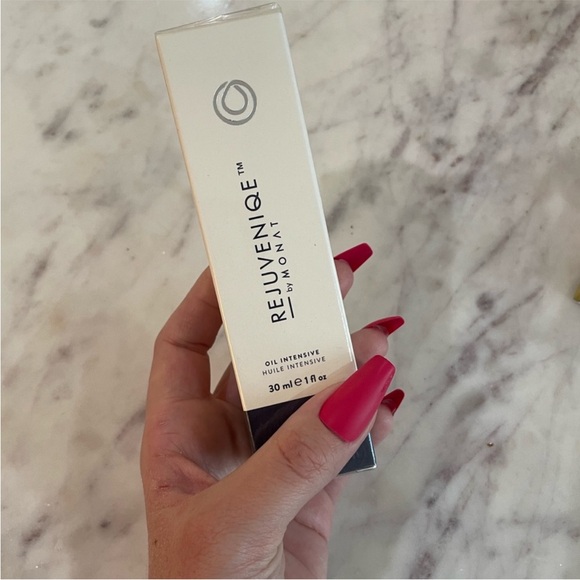 Monat Rejuveniqe Oil Intensive